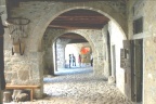Particolare della via porticata