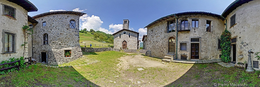 La piazza della Chiesa
